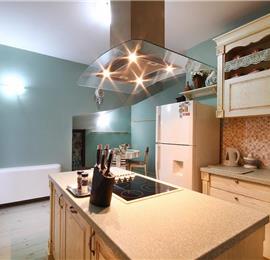 5 bedroom bayside villa with pool near Kotor, sleeps 12